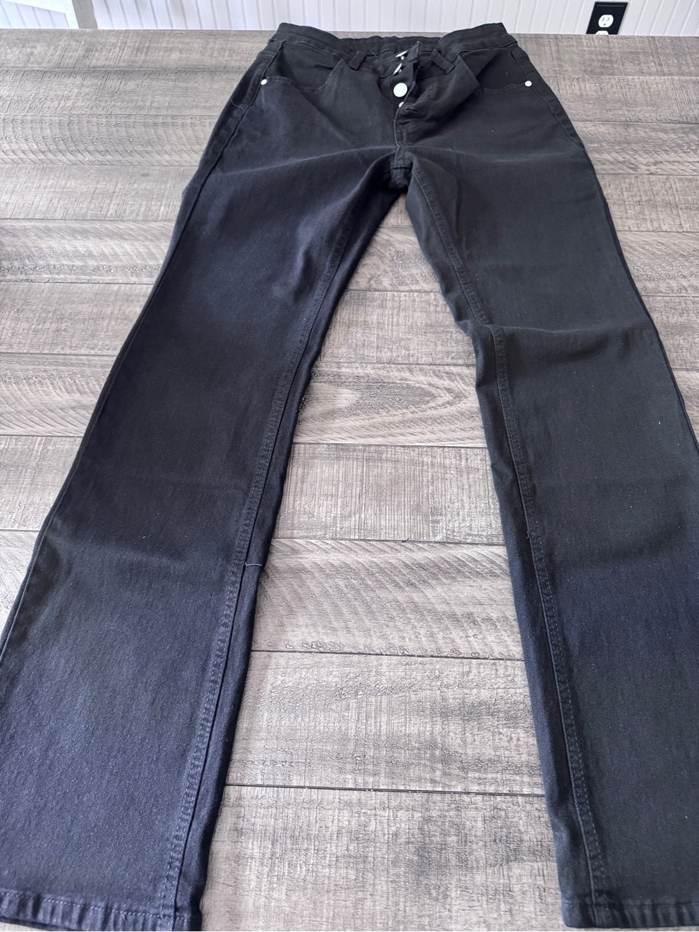 Classic Black Straight-Leg Jeans